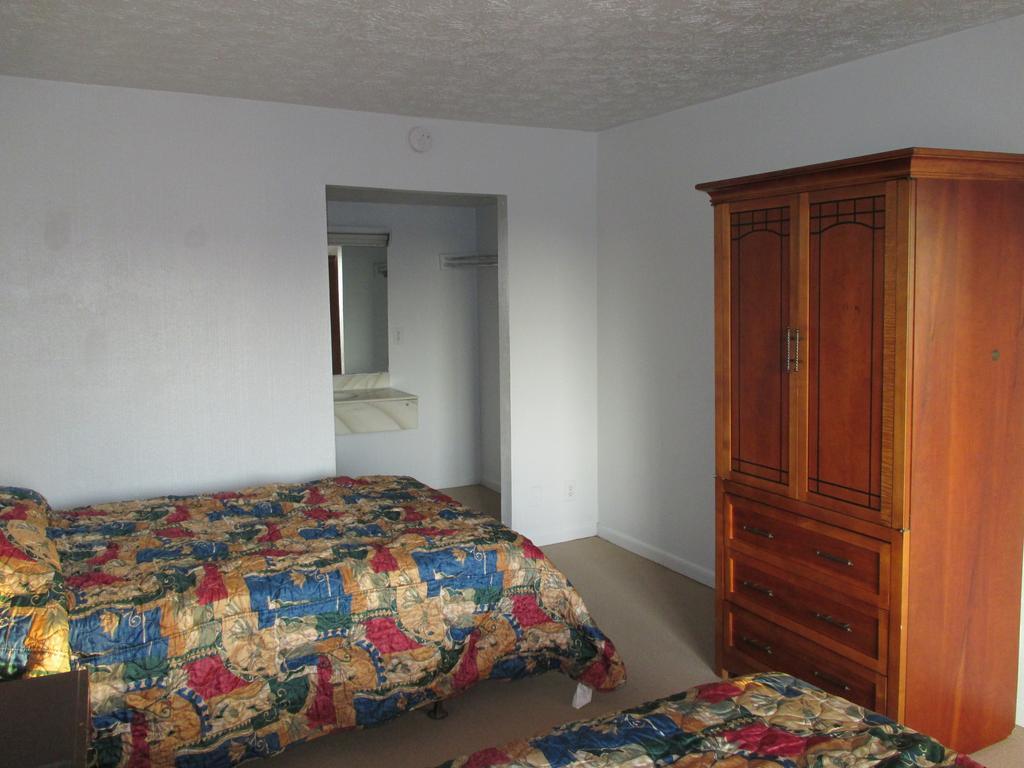Budgetel Inn And Suites Lodge West Habitación foto